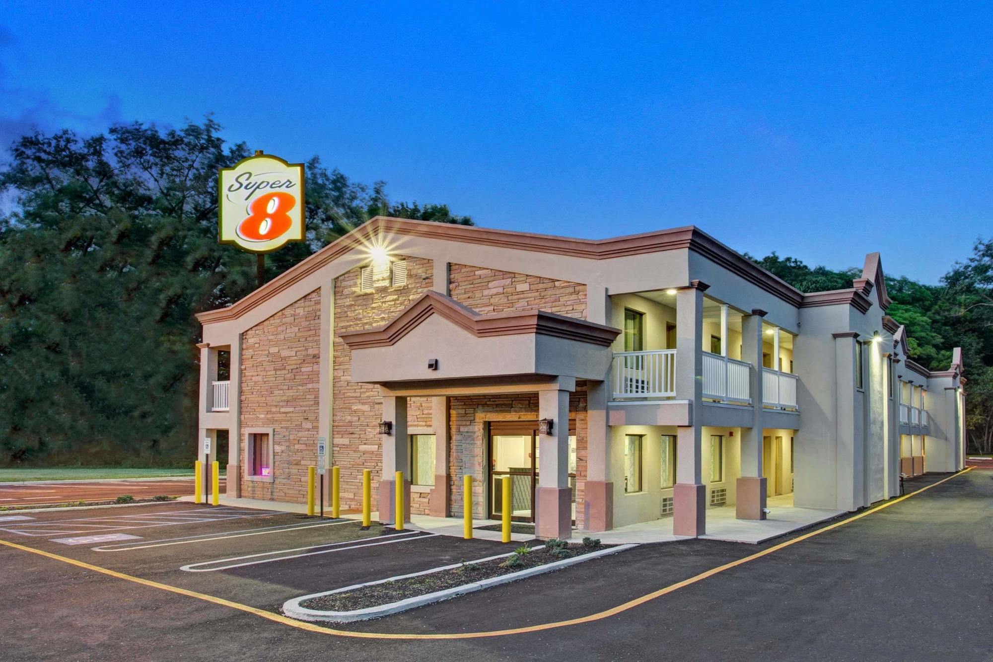 Hotel Super 8 By Wyndham Asbury Park Exterior foto